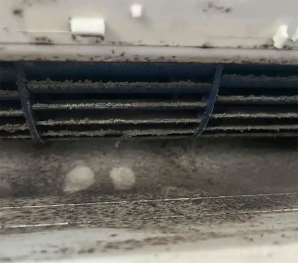 德惠空调吹的风有股烧焦味是怎么回事